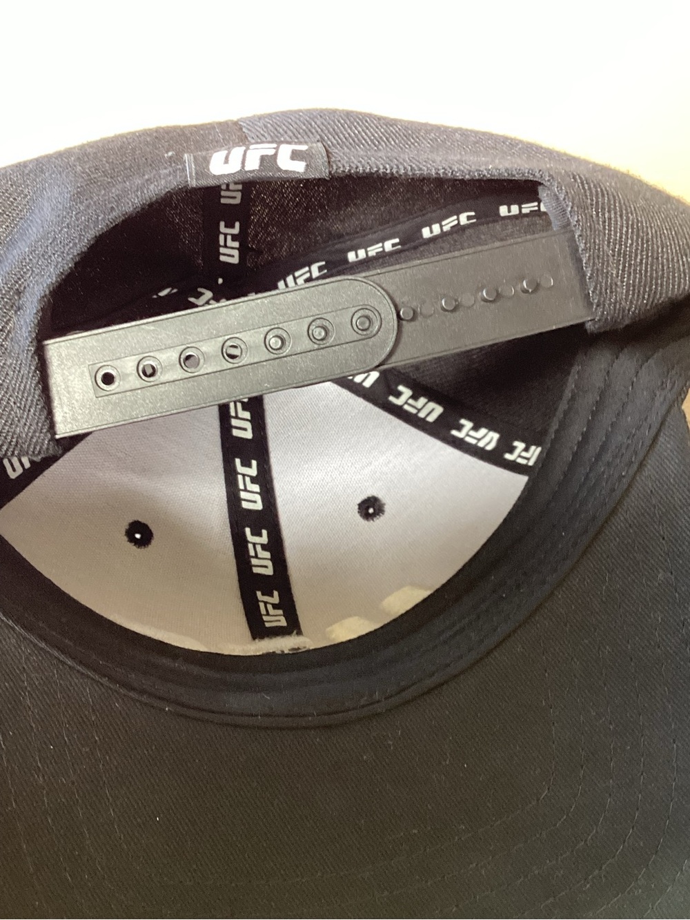 UFC Snapchat Hat - Picture 11 of 12